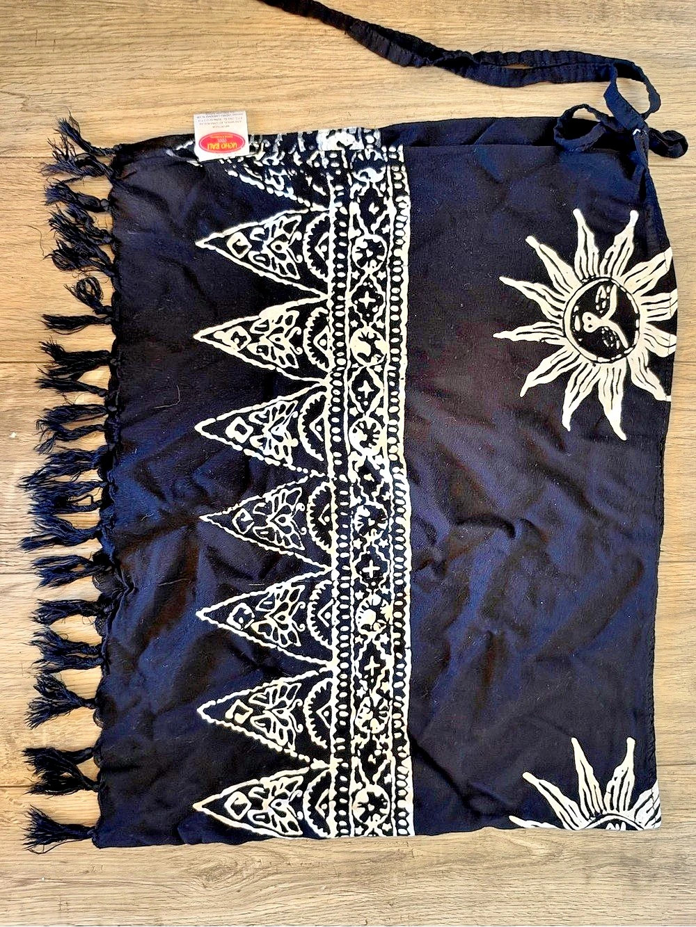 Ucho Bali Black & White Rayon Pareo Sarong Wrap Skirt – One Size